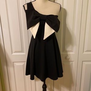Judith March Black and White Bow dress